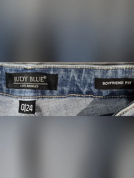 Judy Blue Star Crossed Midrise Distressed Boyfriend Fit Jeans Size 0/24 - Picture 6 of 7